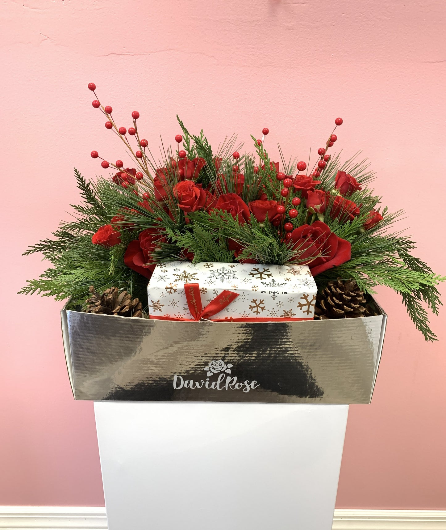 David Rose Signature Roses Box - Red Chocolate Christmas